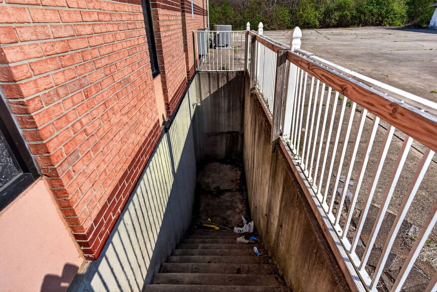 More Photos Of 5990 Michael Rd, Middletown Religious Facility For Sale