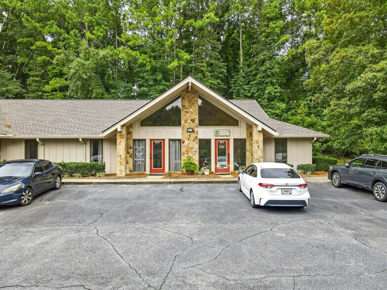 More Photos Of 11285 Elkins Rd, Roswell Office Residential For Sale