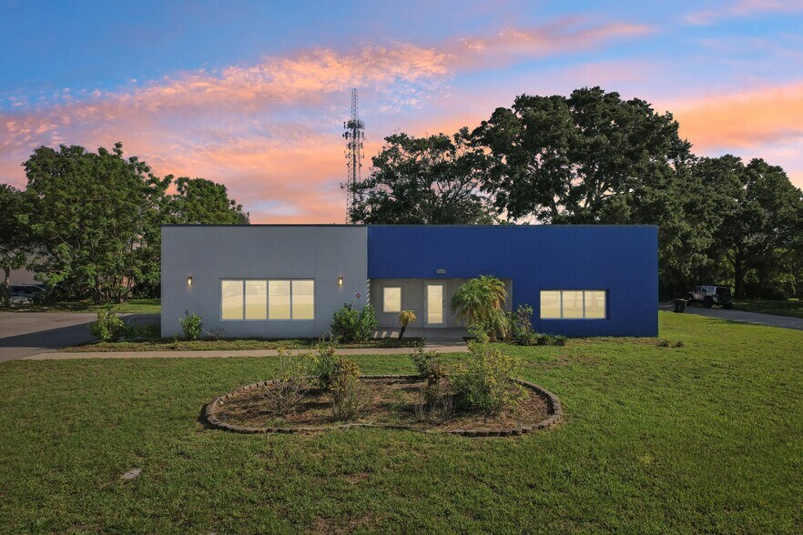 More Photos Of 3209 30th Ave S, Saint Petersburg Office For Lease