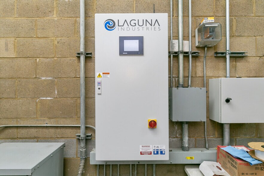 More Photos Of 671 Main St, Goodlettsville Carwash For Sale