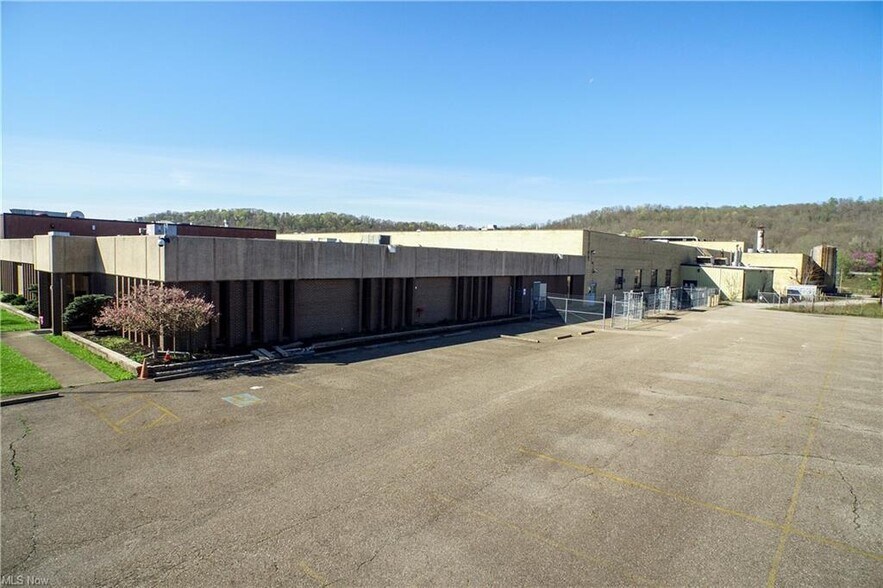 More Photos Of 17226 Industrial Hwy, Caldwell Warehouse For Sale
