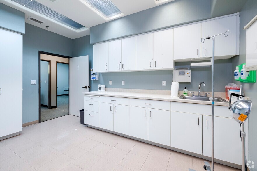 More Photos Of 120 Northview Rd, Sedona Skilled Nursing Facility For Lease