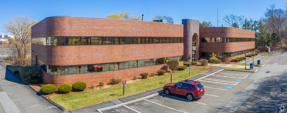 More Photos Of 20 Pondmeadow Dr, Reading Medical For Sale