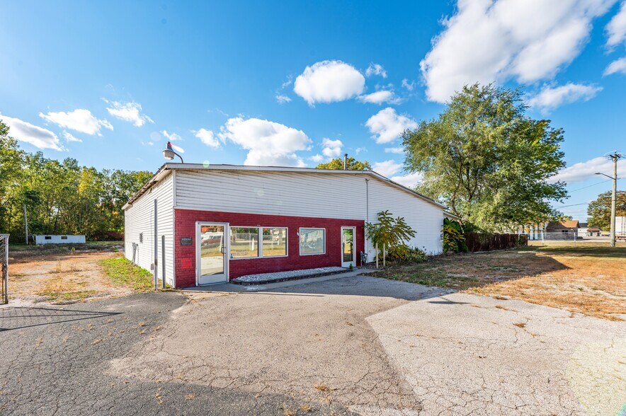 More Photos Of 3905 32nd St, Port Huron Truck Terminal For Sale