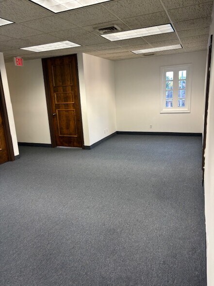 More Photos Of 3000 N Federal Hwy, Fort Lauderdale Storefront For Lease