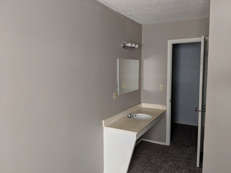 More Photos Of 5623 S Quincy Ave, Tulsa Apartments For Sale