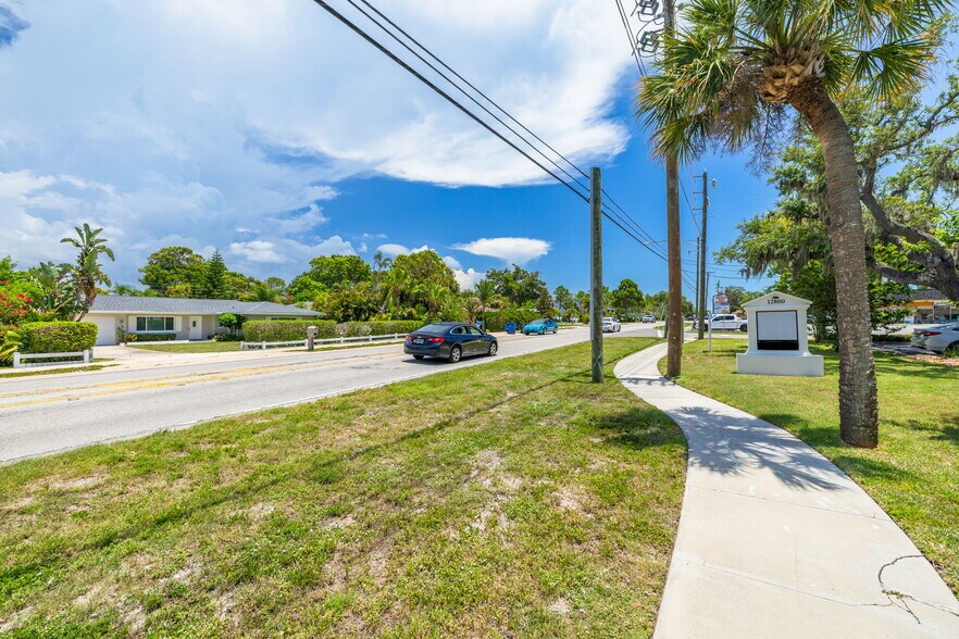 More Photos Of 12800 Indian Rocks Rd, Largo Office Residential For Lease