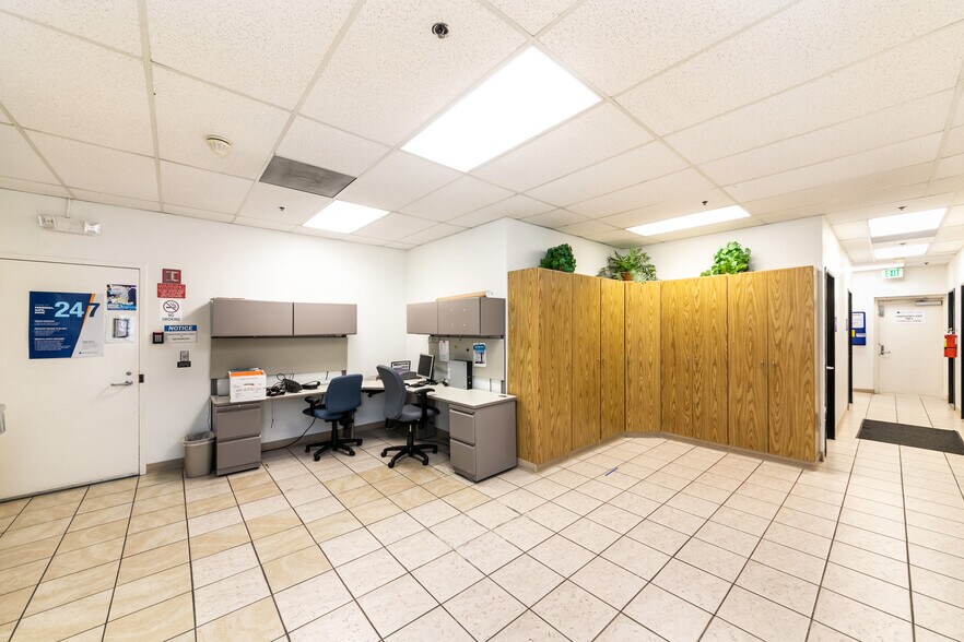 More Photos Of 520 E Easy St, Simi Valley Warehouse For Lease