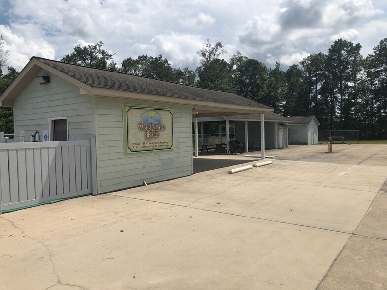 More Photos Of 998 Cedar Bluff Rd, Centre Hotel For Sale