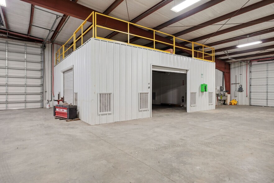 More Photos Of 4122 Hwy 90 Alt, Altair Light Distribution For Lease