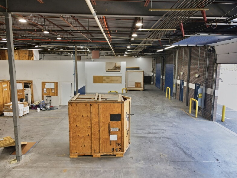 More Photos Of 1001 Prince George's Blvd, Upper Marlboro Light Manufacturing For Sale