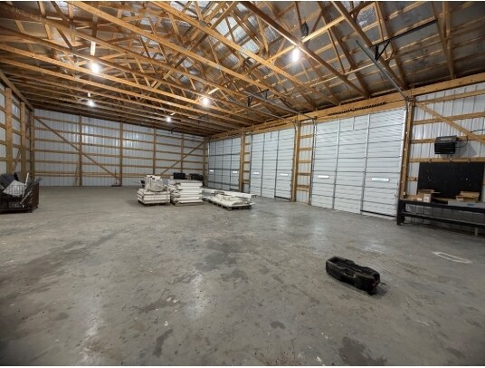 More Photos Of 18062 Round Barn Way, Kirksville Flex For Sale