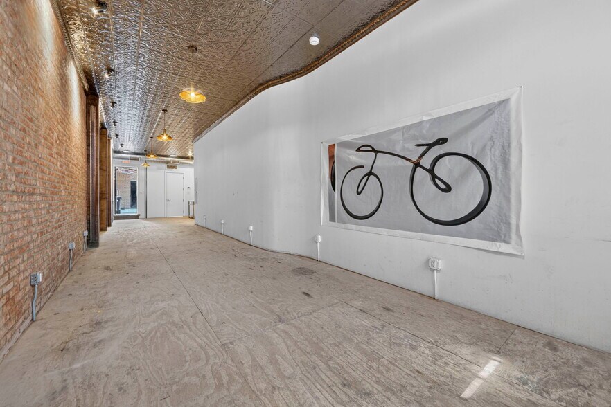 Primary Photo Of 372 Union Ave, Brooklyn Apartments For Lease