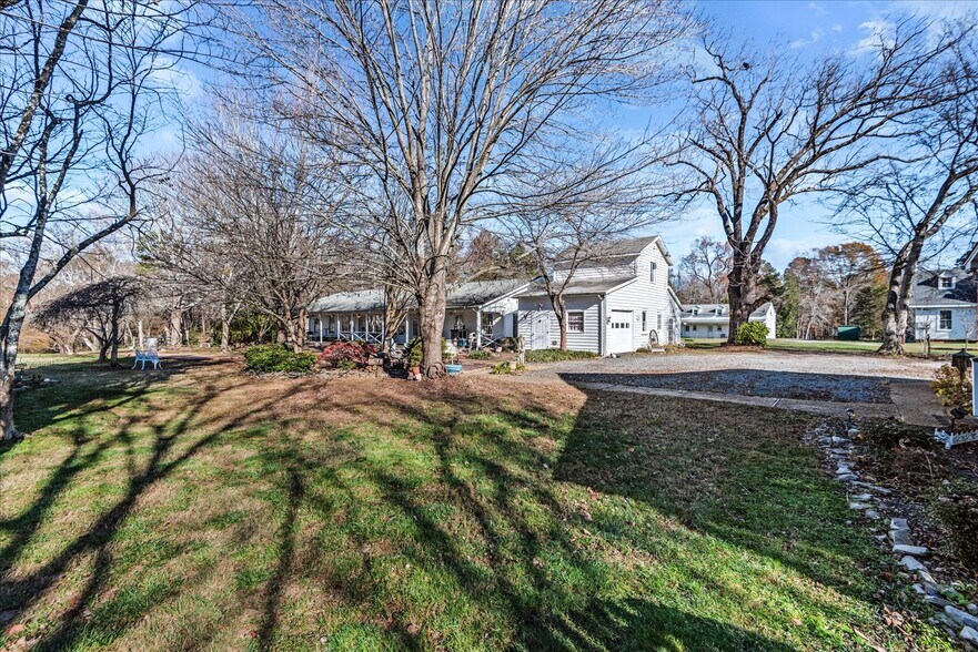 More Photos Of 115 E Broaddus Ave, Bowling Green Apartments For Sale