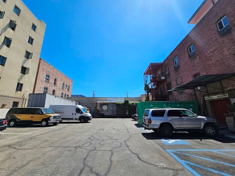 More Photos Of 718 Gladys Ave, Los Angeles Warehouse For Lease