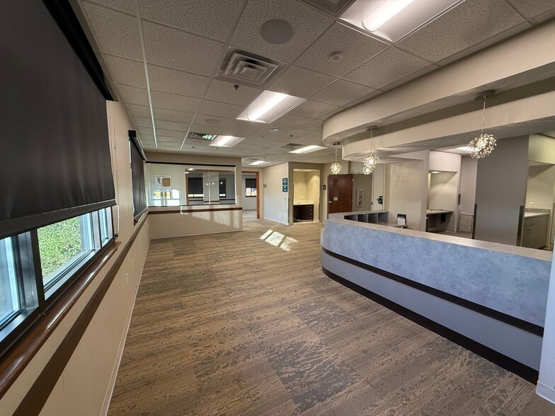 More Photos Of 3413 Golden Rd, Tyler Medical For Lease