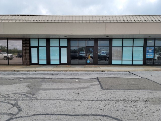 More Photos Of 1107-1125 S Main St, Bowling Green Unknown For Lease