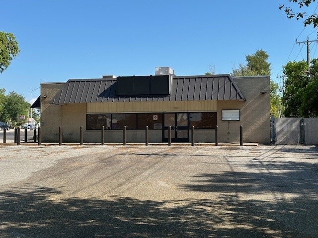 Primary Photo Of 224 Pearl Ave, Sarasota Convenience Store For Sale