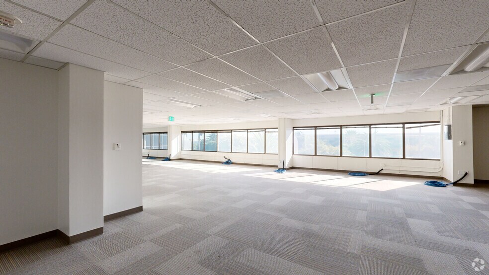 More Photos Of 5757 W Century Blvd, Los Angeles Unknown For Lease