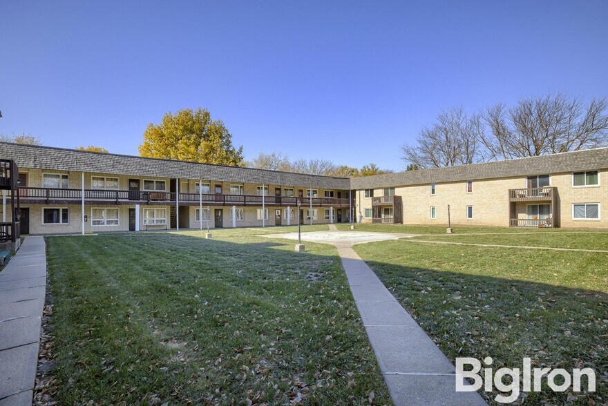 More Photos Of 633 E 10th St, York Apartments For Sale