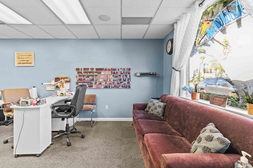 More Photos Of 2114 W Magnolia Blvd, Burbank Storefront For Sale