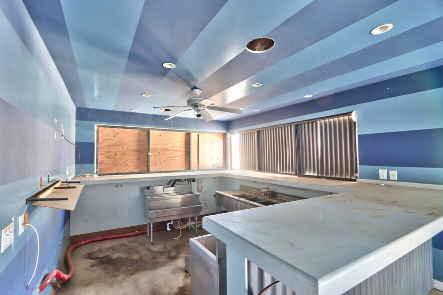 More Photos Of 2249 N Palm Canyon Dr, Palm Springs Hospitality For Sale