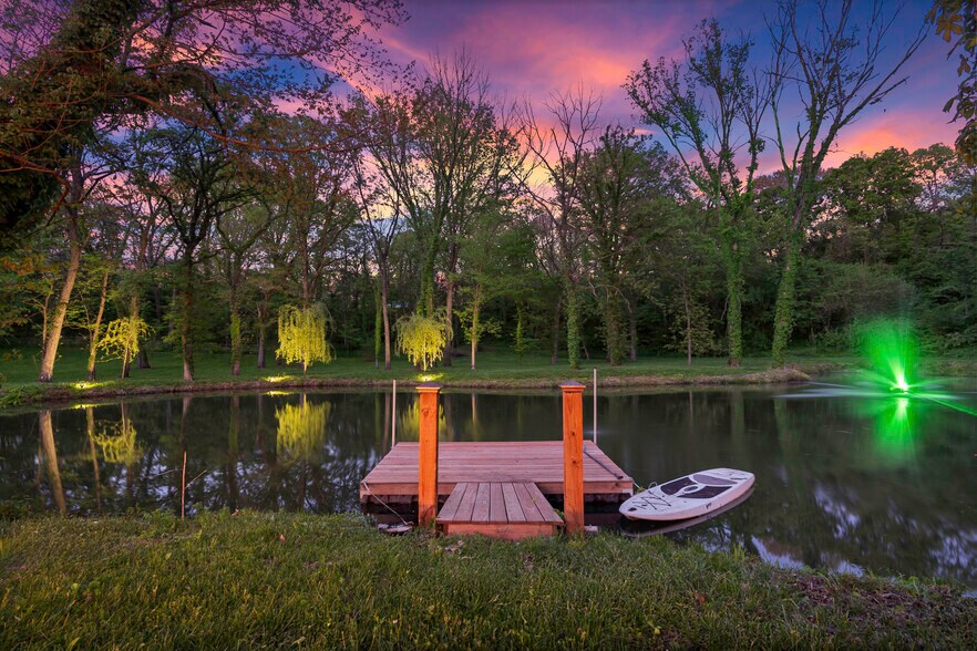 More Photos Of 11155 Hubbard Rd, Kansas City Flex For Sale