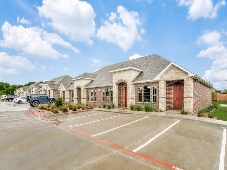More Photos Of 8112 Liberty Grove Rd, Rowlett Medical For Lease