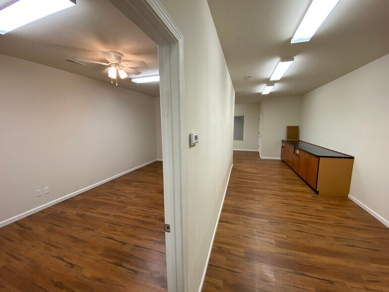 More Photos Of 144 Lincoln Place Ct, Belleville Medical For Sale