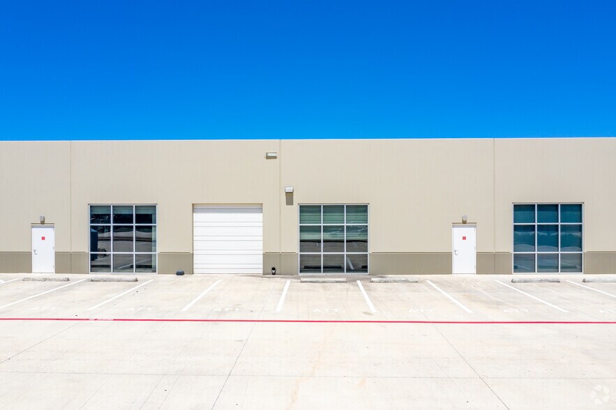 More Photos Of 3660 Thousand Oaks Dr, San Antonio Unknown For Lease