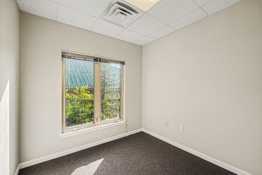 More Photos Of 6900 Houston Rd, Florence Office For Lease