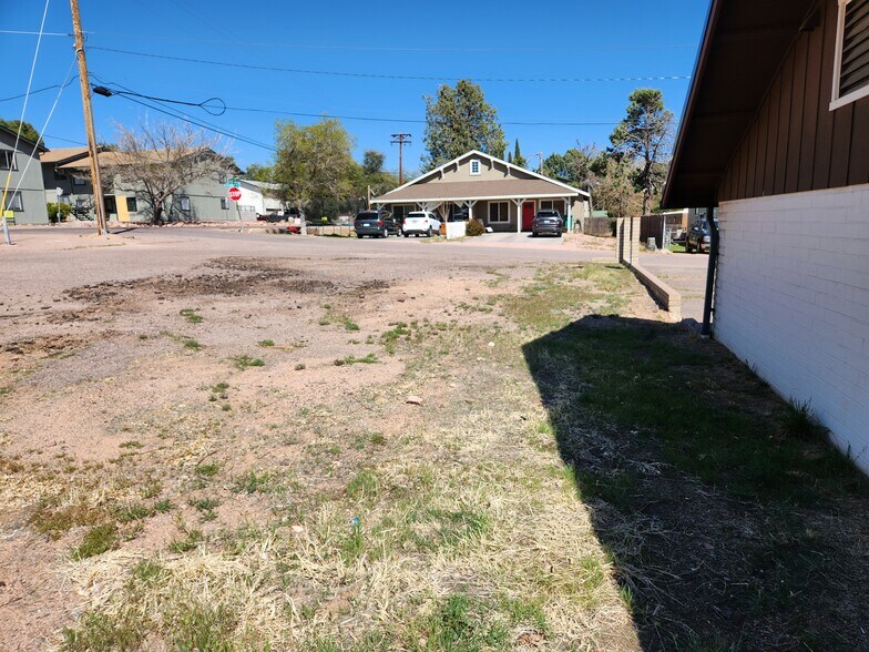 More Photos Of 704 S Meadow St, Payson Office For Sale