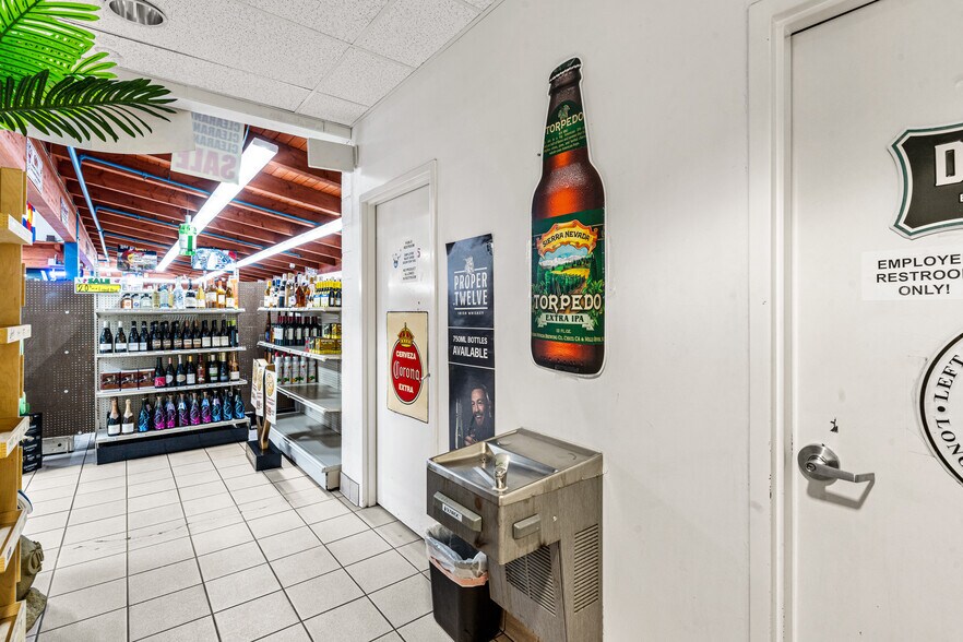 More Photos Of 1415 W US Highway 50, Pueblo Freestanding For Lease