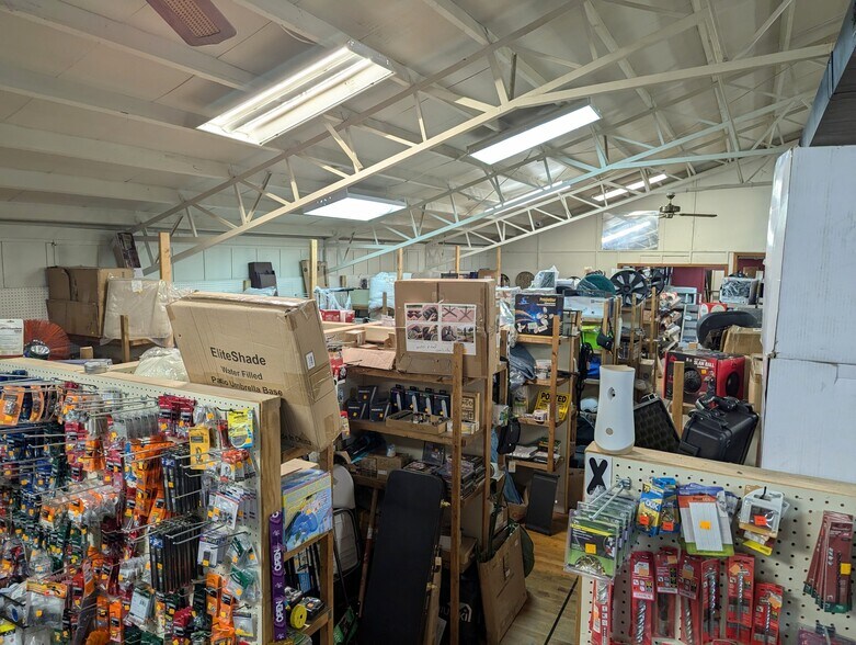 More Photos Of 22889 MO-64 Hwy, Hermitage Self Storage For Sale