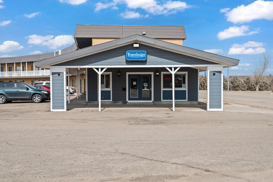 More Photos Of 700 Colorado Ave, Stratton Hotel For Sale