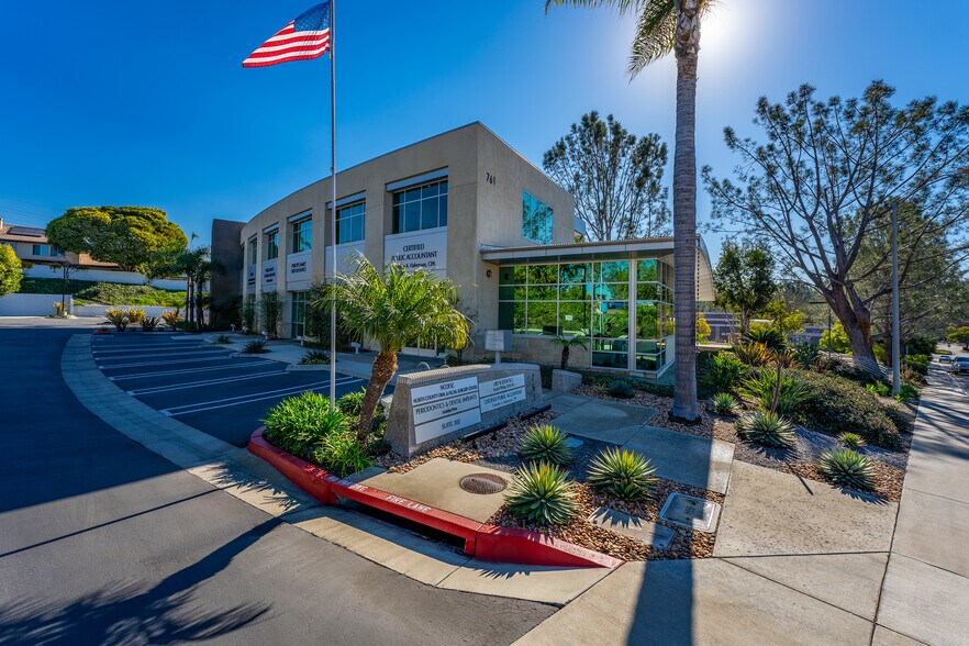 More Photos Of 761 Garden View Ct, Encinitas Office For Lease