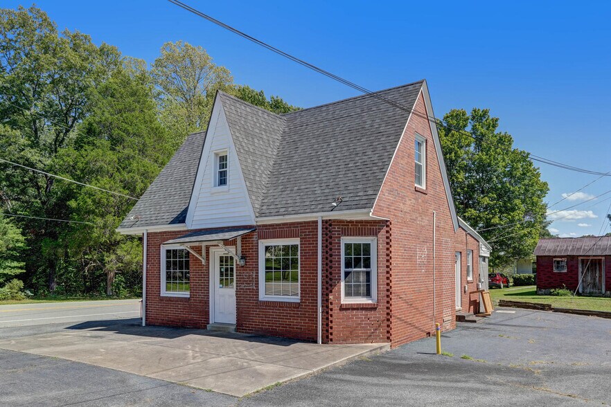 Primary Photo Of 122 NC Highway 700, Eden Auto Dealership For Sale