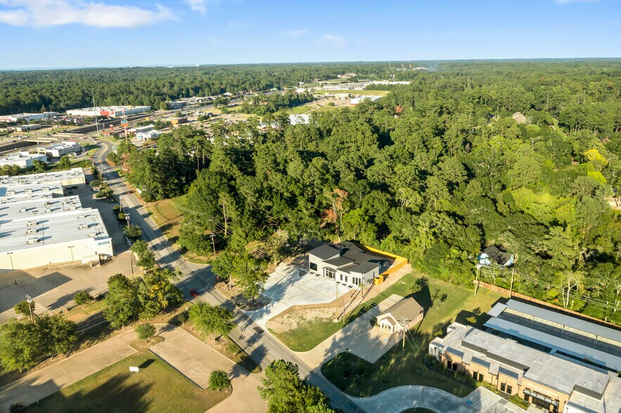 More Photos Of 2001 Tulane Dr, Lufkin Medical For Sale