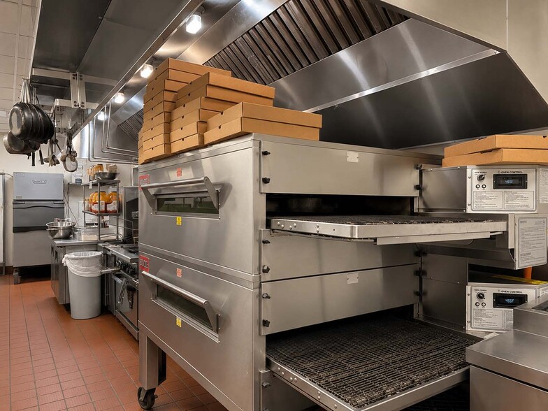 More Photos Of 9721 W Broadway St, Pearland Restaurant For Sale