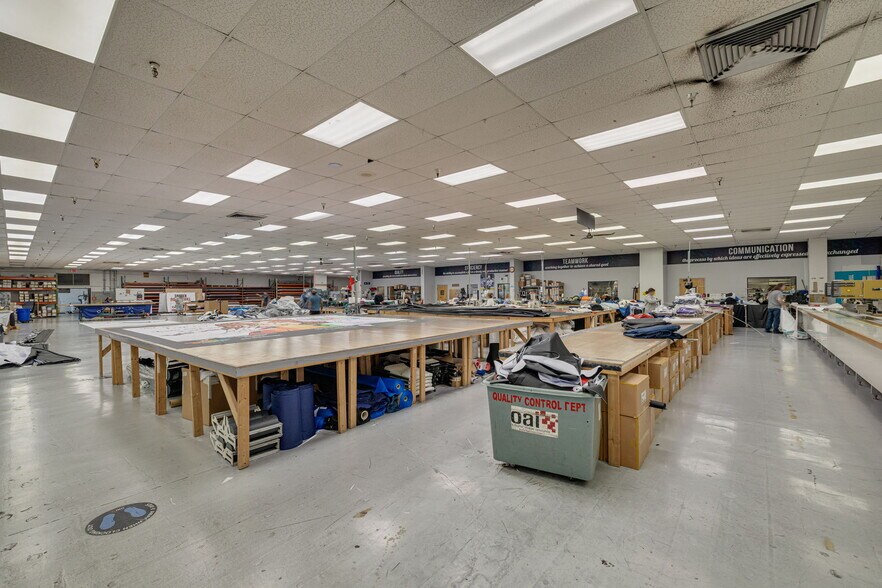 More Photos Of 4545 W Hillsborough Ave, Tampa Warehouse For Lease