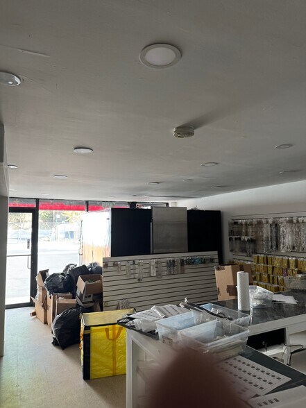 More Photos Of 119 Victory Blvd, Staten Island General Retail For Lease