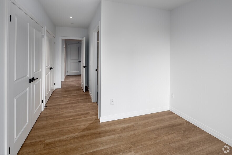 More Photos Of 66 Weber St E, Kitchener Apartments For Lease