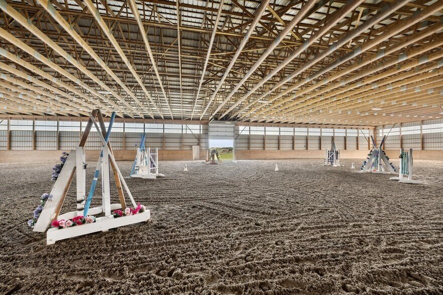 More Photos Of 1200 Cross River Dr, Riverhead Horse Stables For Sale