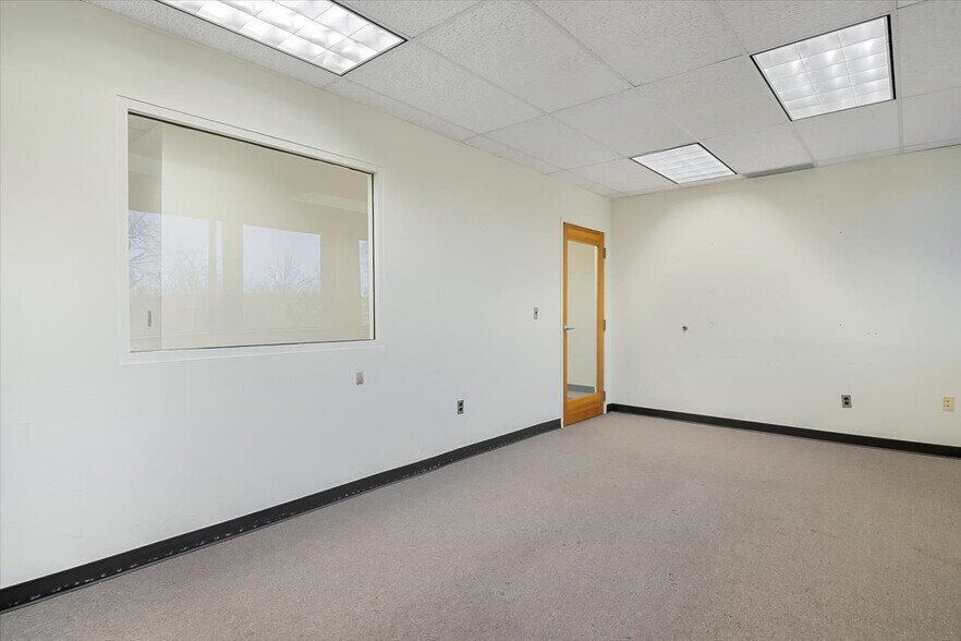 More Photos Of 140 Littleton Rd, Parsippany Office For Lease
