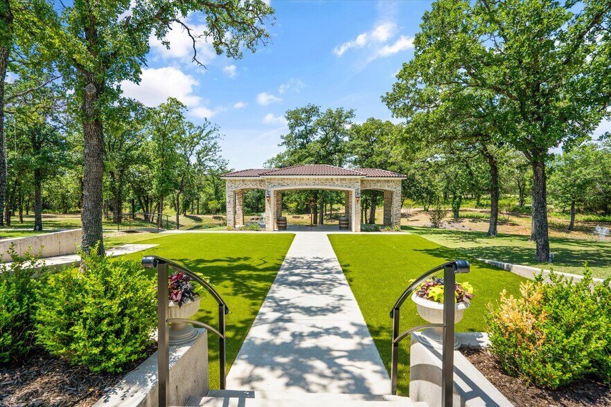 More Photos Of 7700 Glen Rose Hwy, Granbury Lodge Meeting Hall For Sale