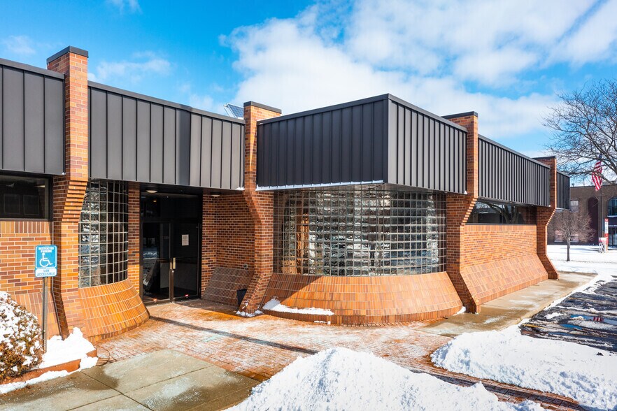 More Photos Of 1550-1570 Kingsway Ct, Trenton Medical For Sale