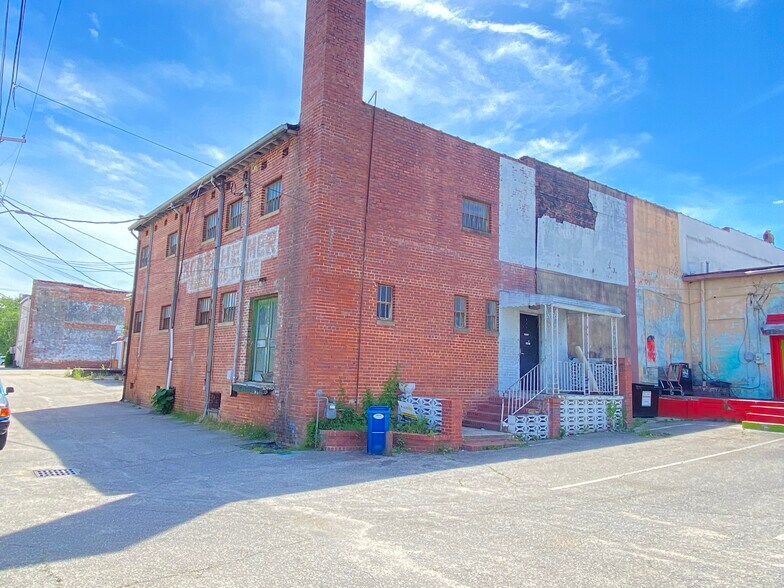 More Photos Of 117 S Main St, Red Springs Storefront For Sale