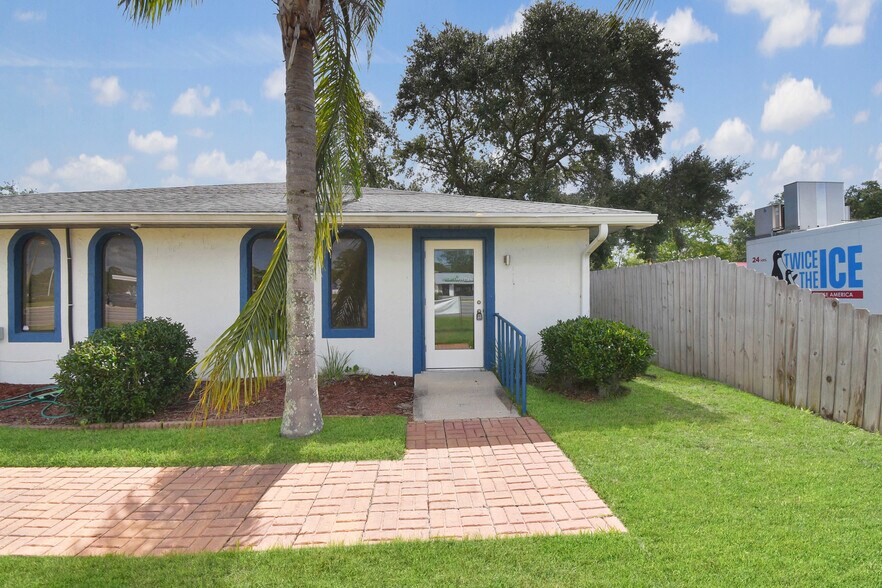 More Photos Of 2528-2530 Us-1, Saint Augustine Loft Creative Space For Lease