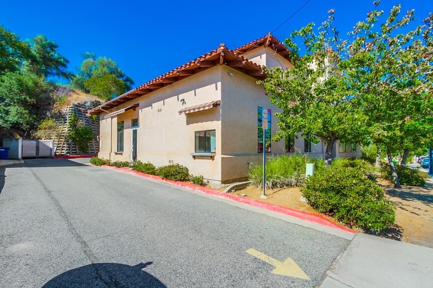 More Photos Of 343 E Alvarado St, Fallbrook Freestanding For Sale