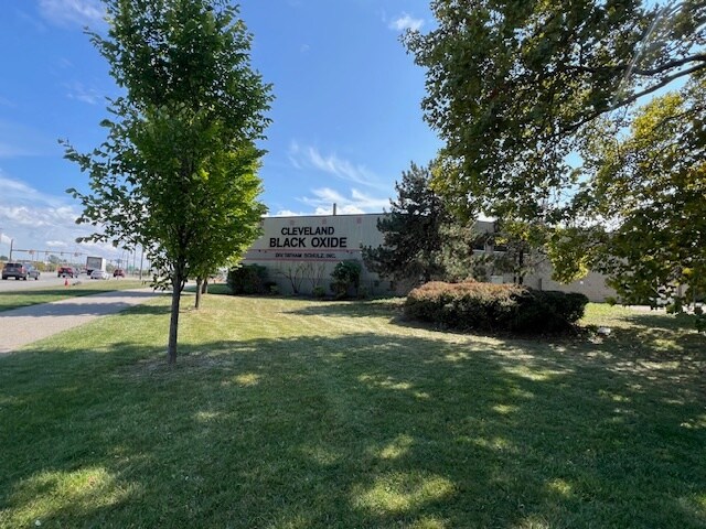 More Photos Of 836 Broadway Ave, Cleveland Manufacturing For Sale